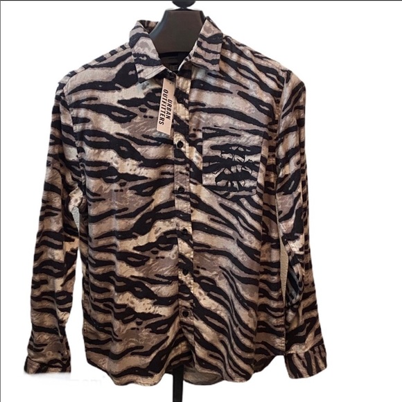 urban outfitters tiger shirt